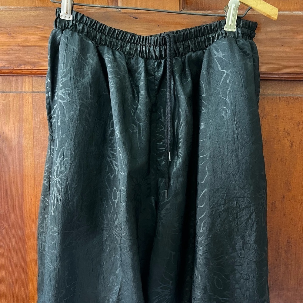 Vintage Black Satin Jogger Pants Floral Pattern, Elastic Waist, 80s 90s Size L - Picture 2 of 7